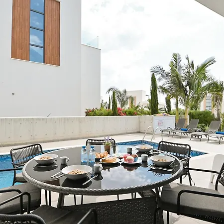 Villa By The 12 *